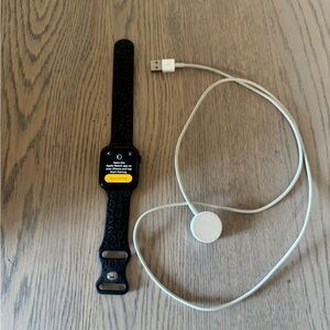 Apple Watch Series 5 (44mm, Aluminum) – Barely Used, Band + Charger